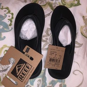 Men’s Reef sandals size 7
